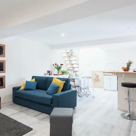 Appartement Grand Duplex Au Calme En Centre-ville